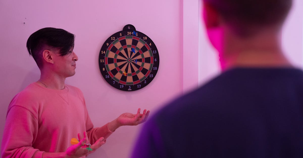 découvrez l'univers captivant du jeu de fléchettes, entre compétitions palpitantes et moments de convivialité. parfait pour les passionnés et les novices, explorez les règles, techniques et stratégies qui vous plongeront au cœur de l'action.