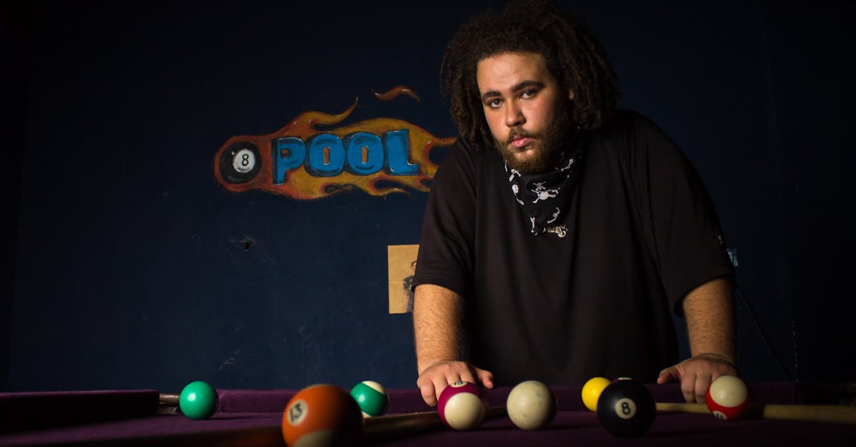 découvrez l'excitation d'un tournoi de fléchettes, où les meilleurs joueurs s'affrontent pour la victoire. rejoignez-nous pour un événement palpitant remplie de compétitions, de stratégies, et de moments mémorables. ne manquez pas cette chance de vivre la passion des fléchettes en direct!