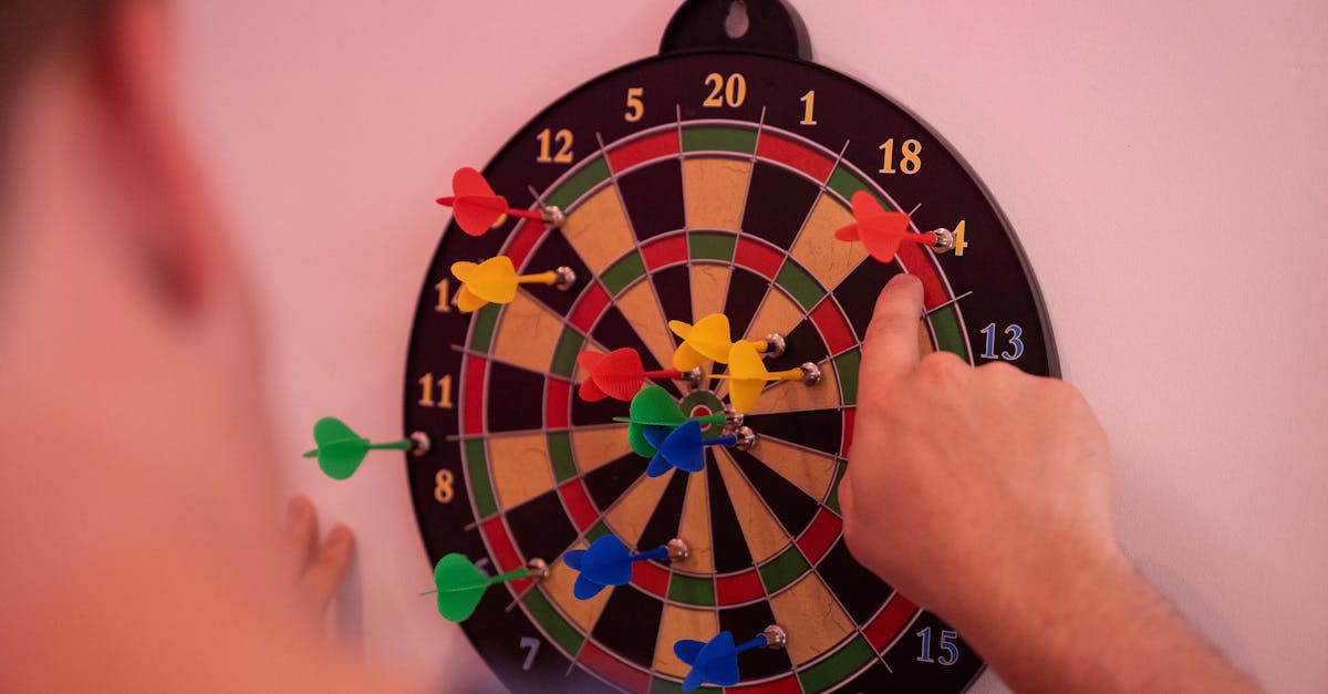 découvrez l'univers passionnant du jeu de fléchettes : techniques, stratégies, et conseils pour améliorer votre précision. que vous soyez débutant ou joueur confirmé, plongez dans le monde du darts et perfectionnez vos compétences tout en vous amusant.
