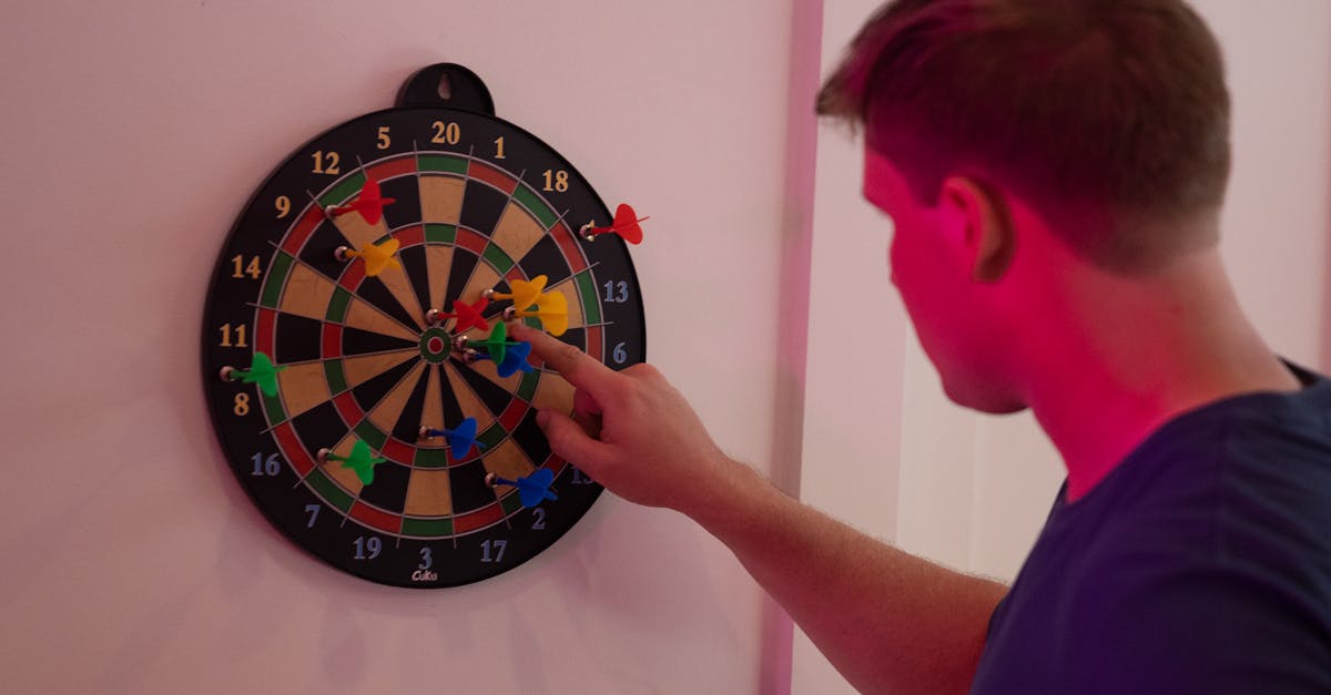découvrez l'univers captivant des fléchettes : histoire, techniques, règles du jeu et conseils pour améliorer votre précision. que vous soyez débutant ou joueur confirmé, plongez dans cette passionnante compétition et apprenez à maîtriser l'art des fléchettes.