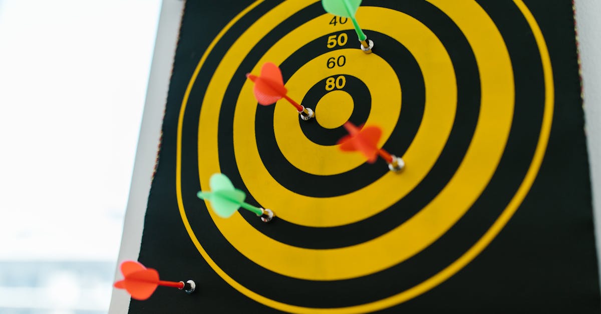 découvrez l'univers captivant des fléchettes ! plongez dans les règles, techniques et stratégies du jeu de darts, tout en explorant son histoire et ses compétitions célèbres. parfait pour les débutants et les passionnés.