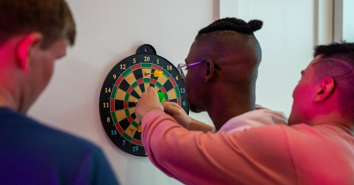 découvrez l'univers captivant des fléchettes ! apprenez les règles, les techniques et les meilleures stratégies pour améliorer votre jeu. que vous soyez débutant ou joueur expérimenté, trouvez des conseils et astuces pour briller sur le tableau.