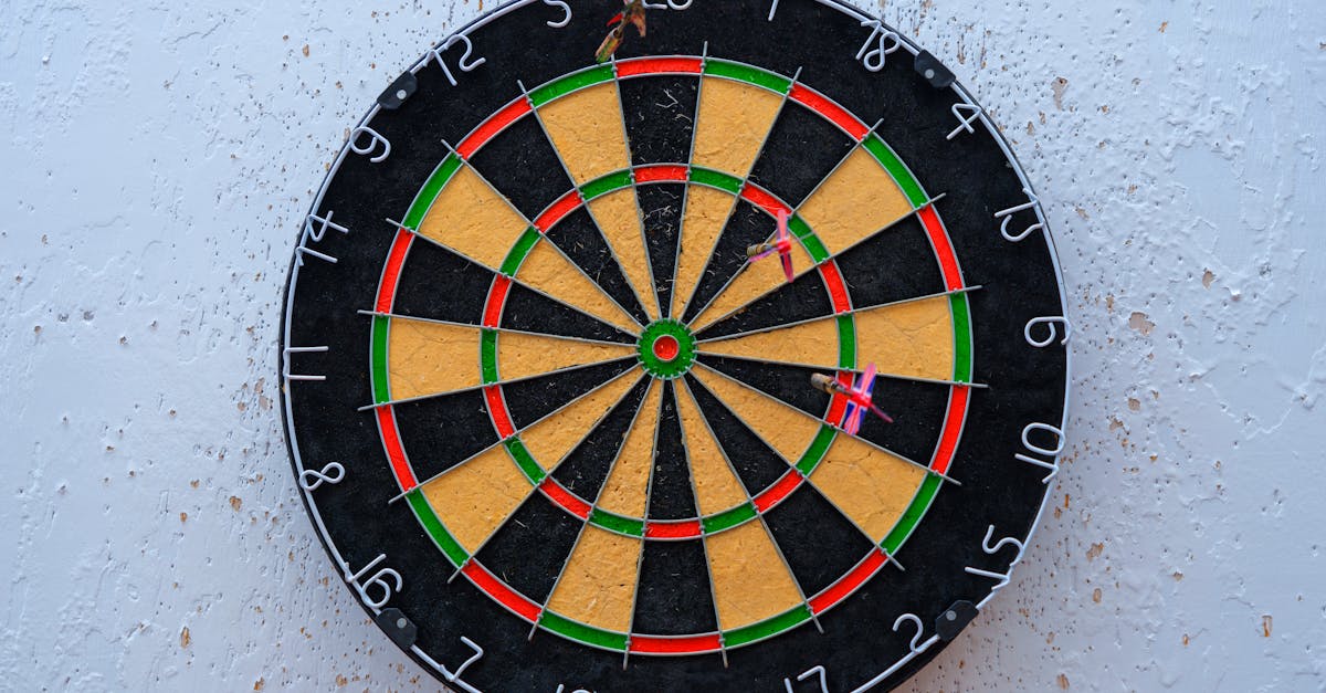 découvrez tout sur les fléchettes : règles, techniques, conseils d'achat et astuces pour améliorer votre jeu au darts.