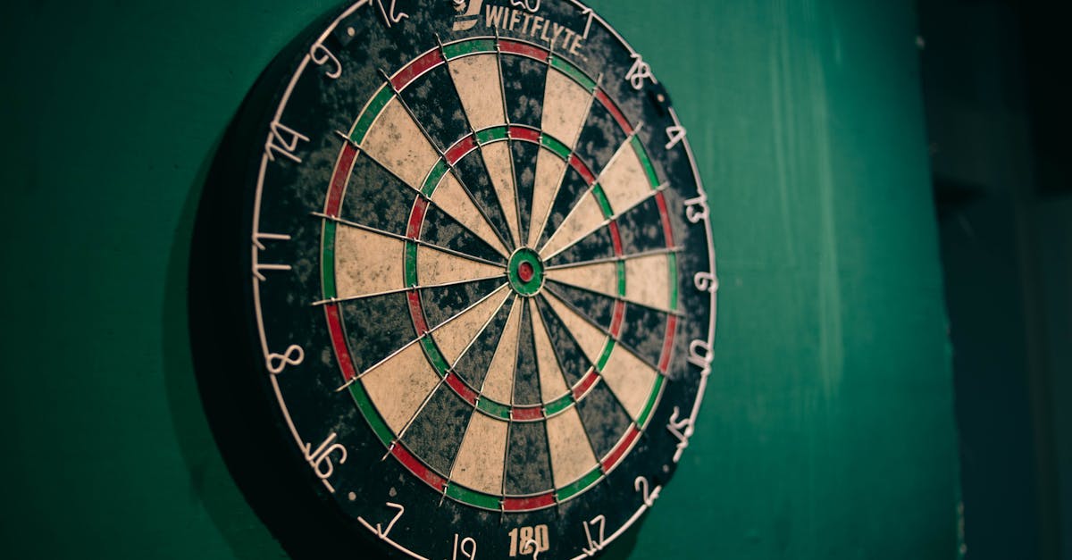 découvrez tout sur le jeu de fléchettes : règles, techniques, astuces et accessoires pour améliorer votre précision et votre plaisir de jeu.
