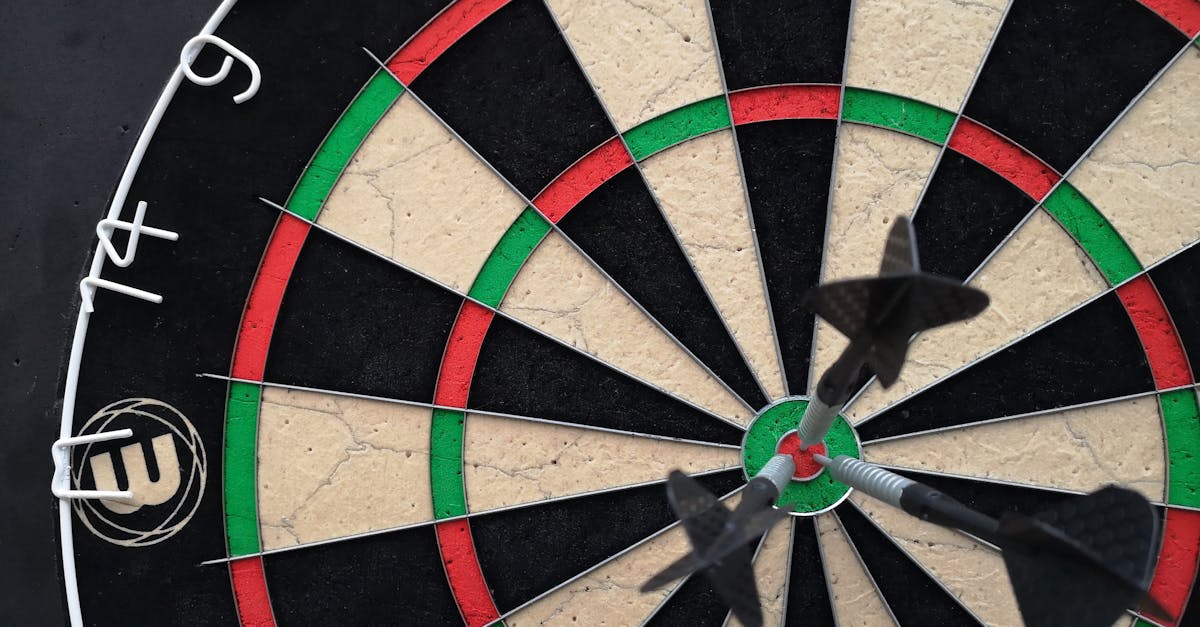 découvrez tout sur le jeu de fléchettes : règles, techniques, équipements et astuces pour améliorer votre précision et votre score.