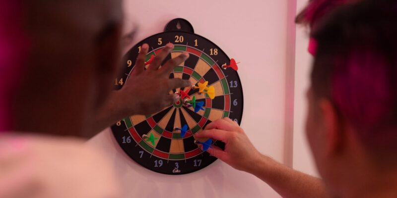 À Viriat, plongez dans l’univers compétitif des fléchettes avec Darts Team