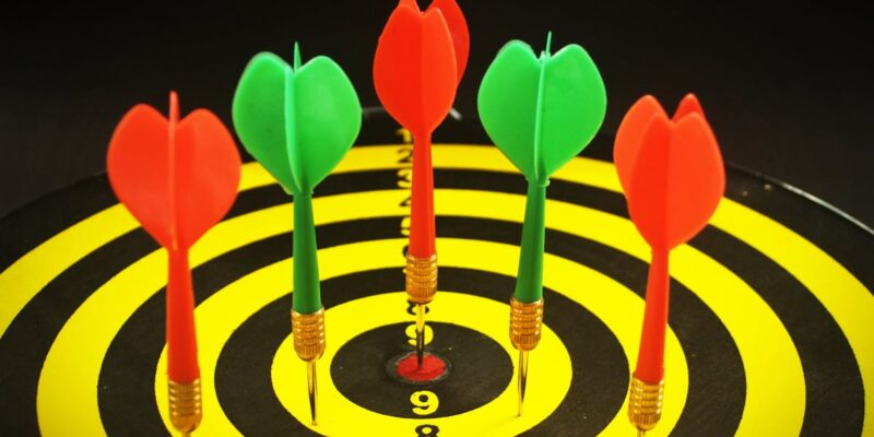 Succès au rendez-vous : le tout premier tournoi de fléchettes de Luc-sur-Orbieu touche dans le mille