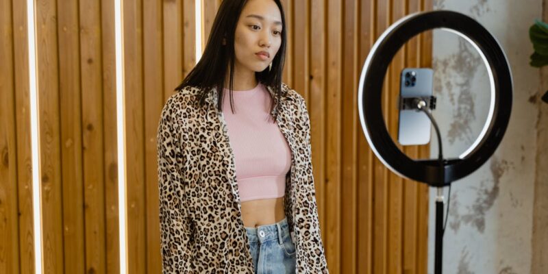 LeBouseuh révèle avec enthousiasme les 16 influenceurs dingues choisis pour son casting exclusif
