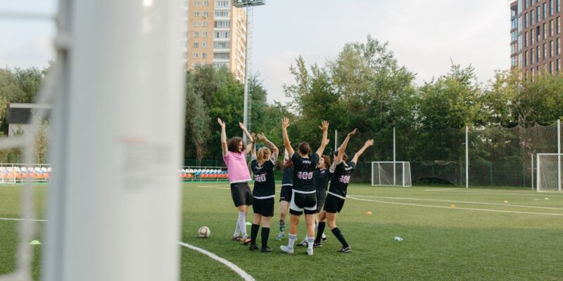 Exclusion des femmes transgenres des compétitions : une experte qualifie les fléchettes de véritable champ de bataille